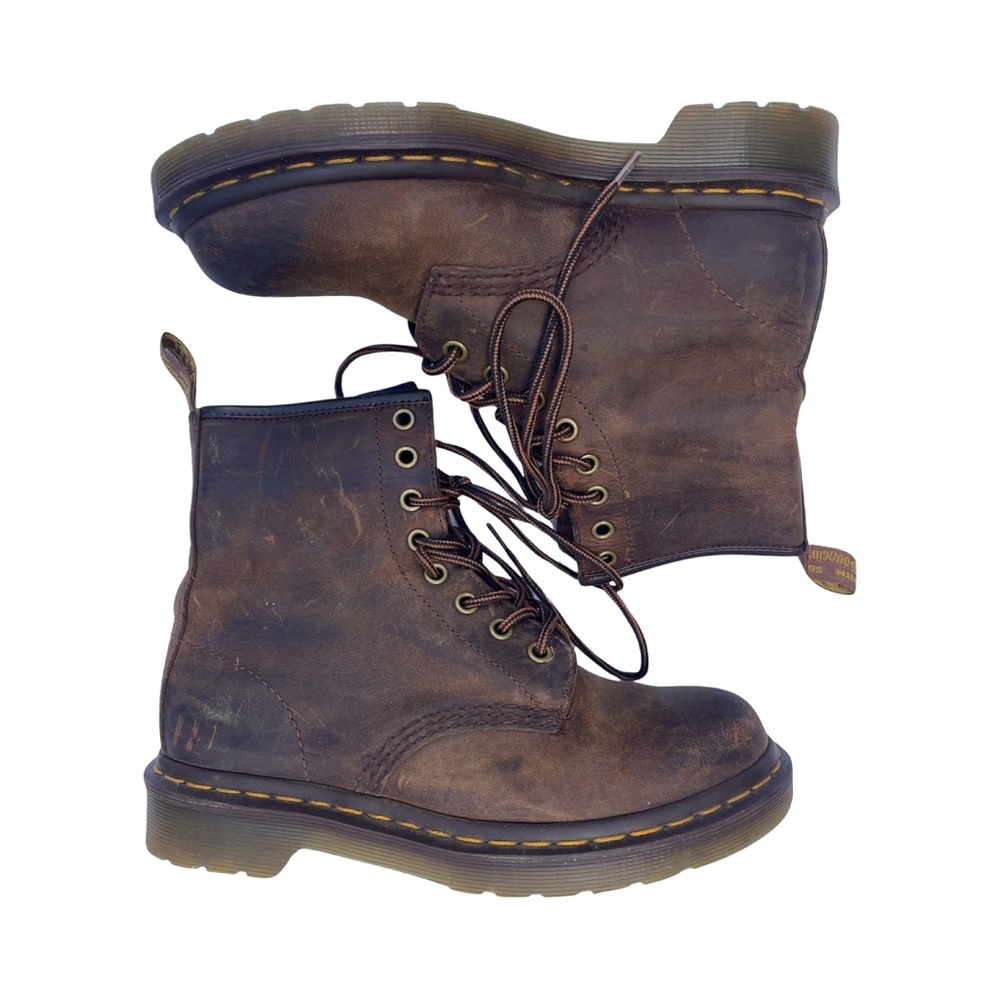 Only worn a few time brown dr martens! 💘